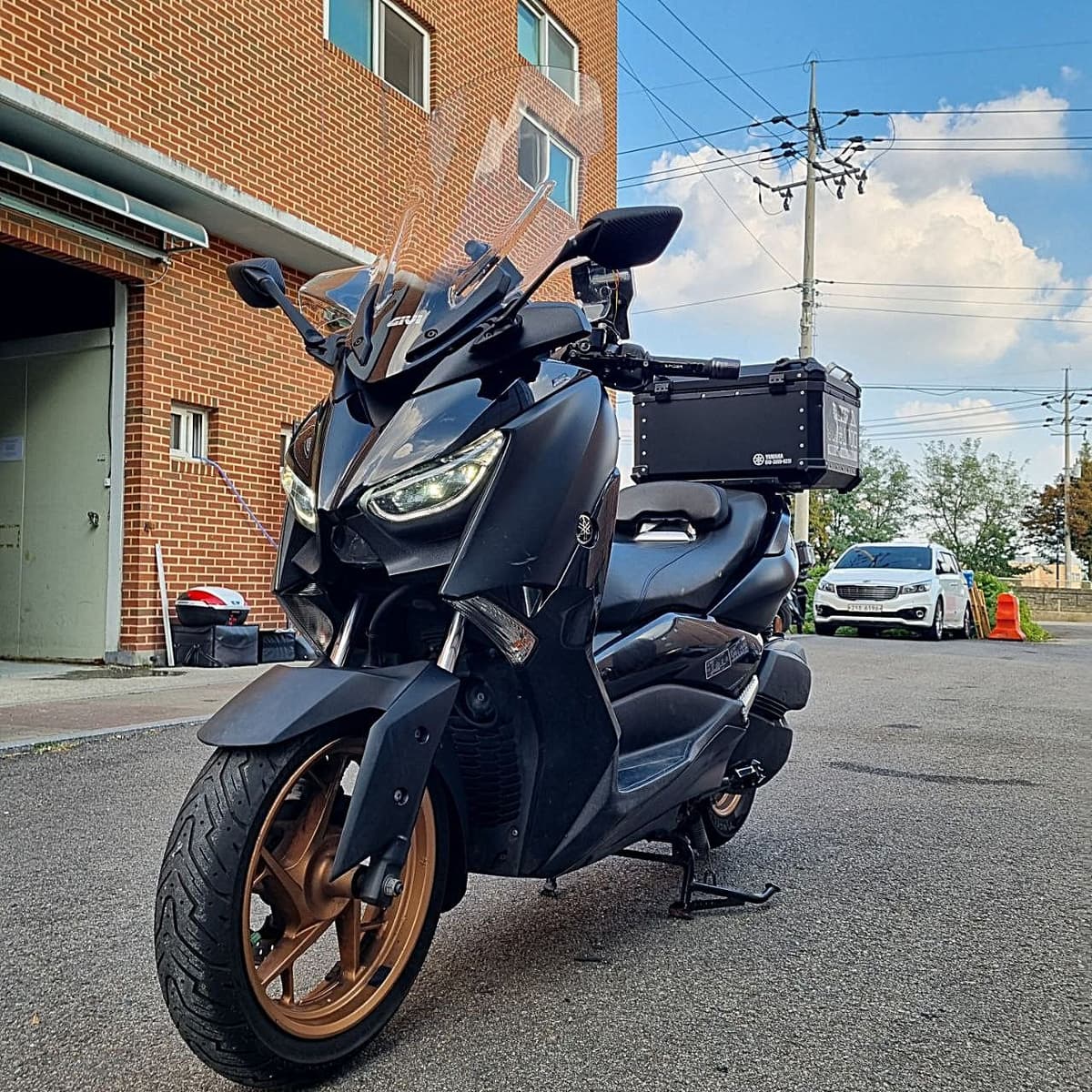 야마하 XMAX 300 ABS 3