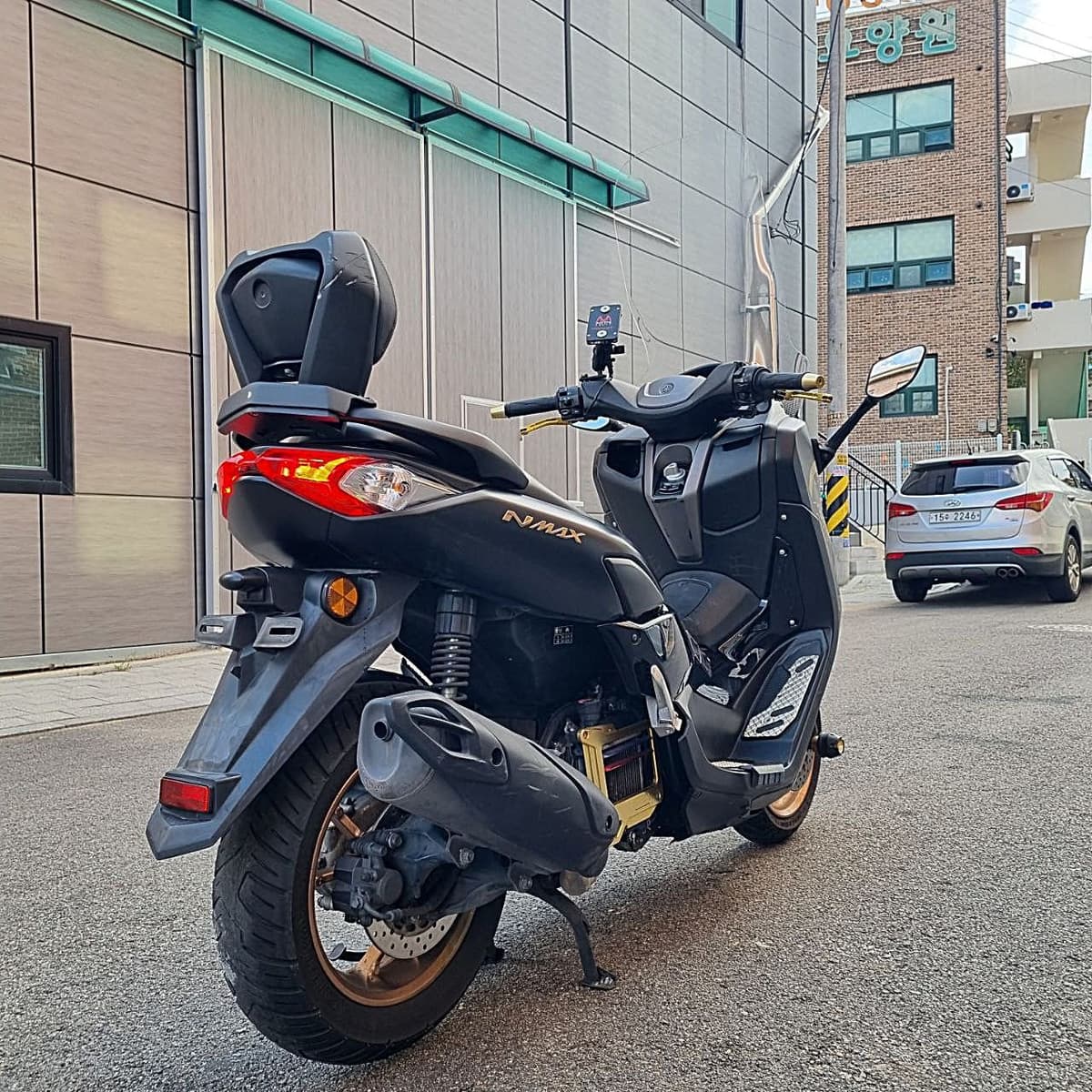야마하 NMAX 125 more