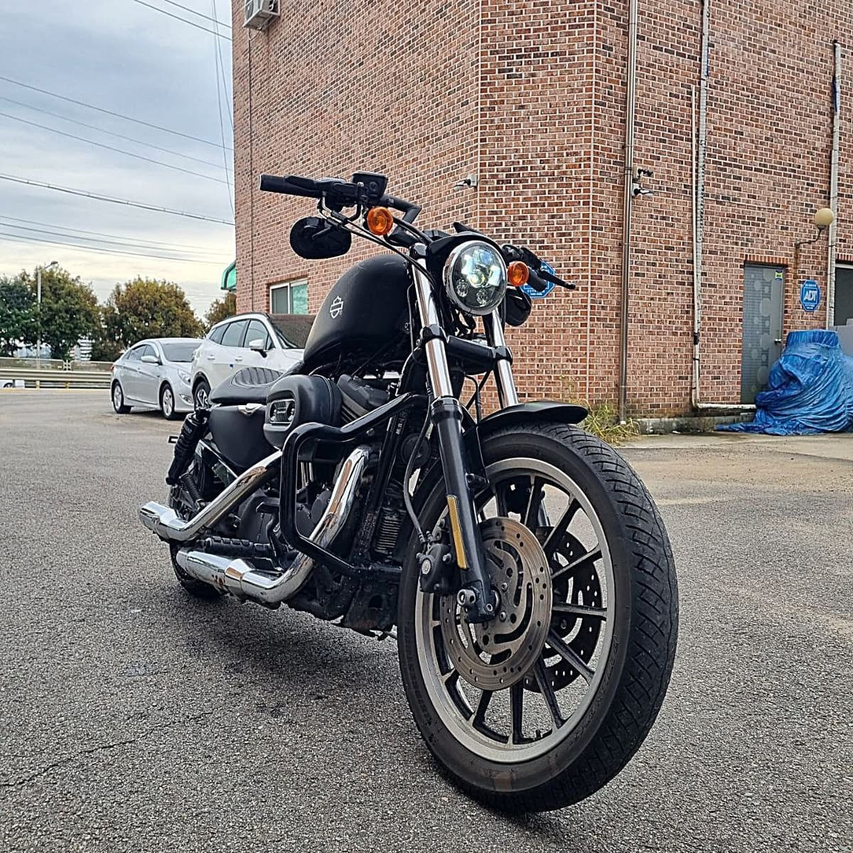 할리데이비슨 883 R 1