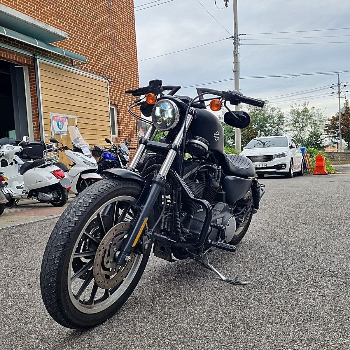 할리데이비슨 883 R 3