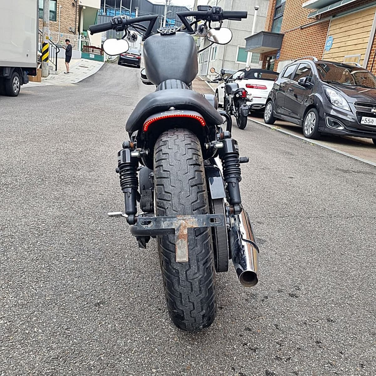 할리데이비슨 883 R 8