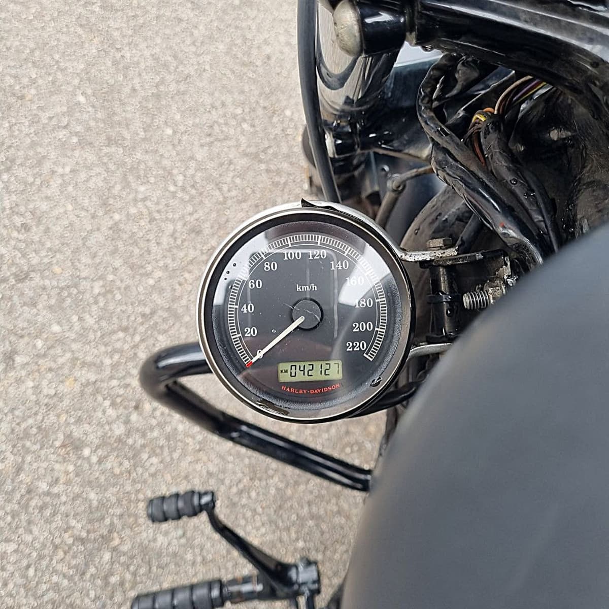 할리데이비슨 883 R 10