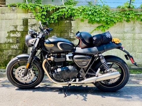 트라이엄프 스트리트 트윈 900 1