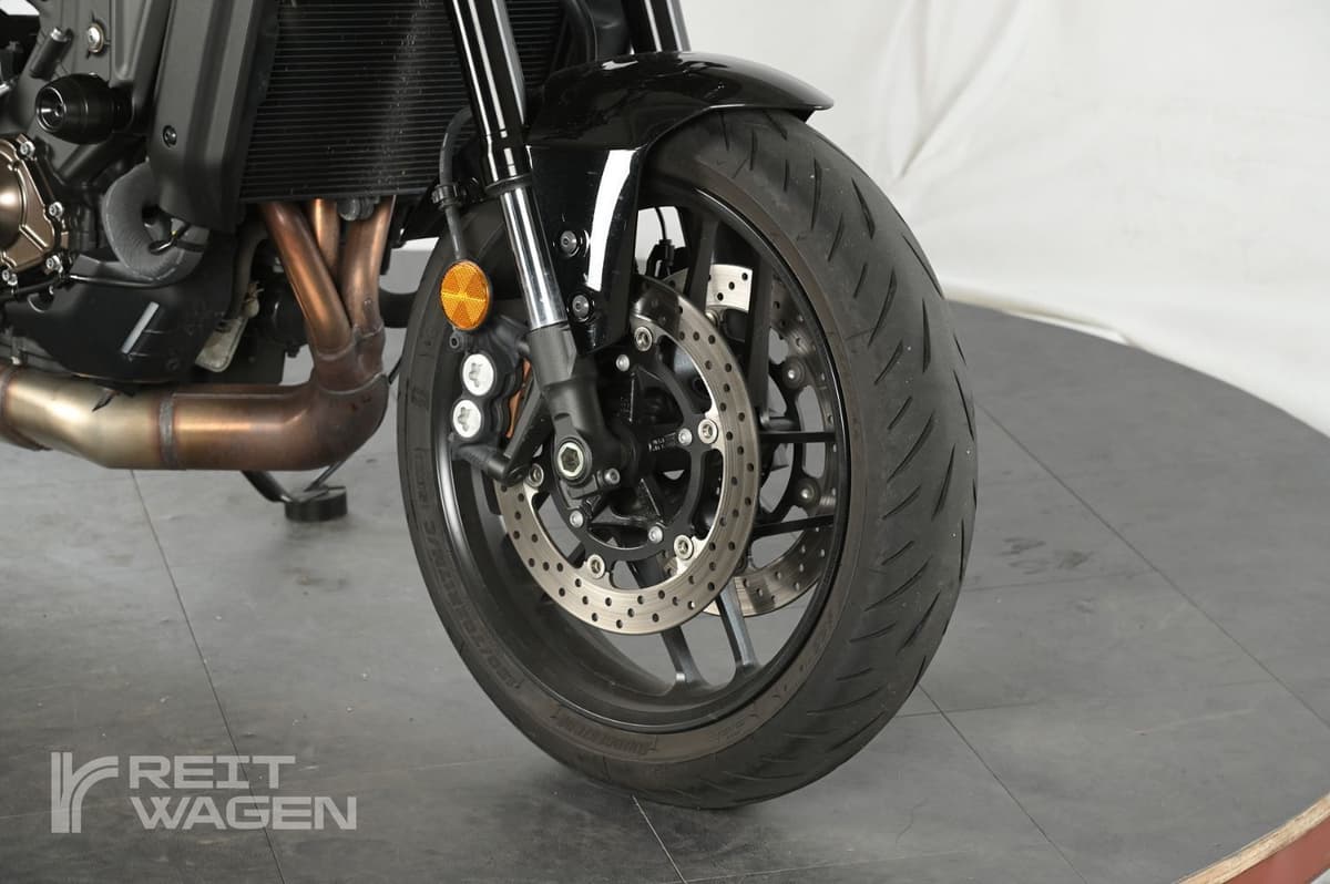 야마하 XSR 900 13