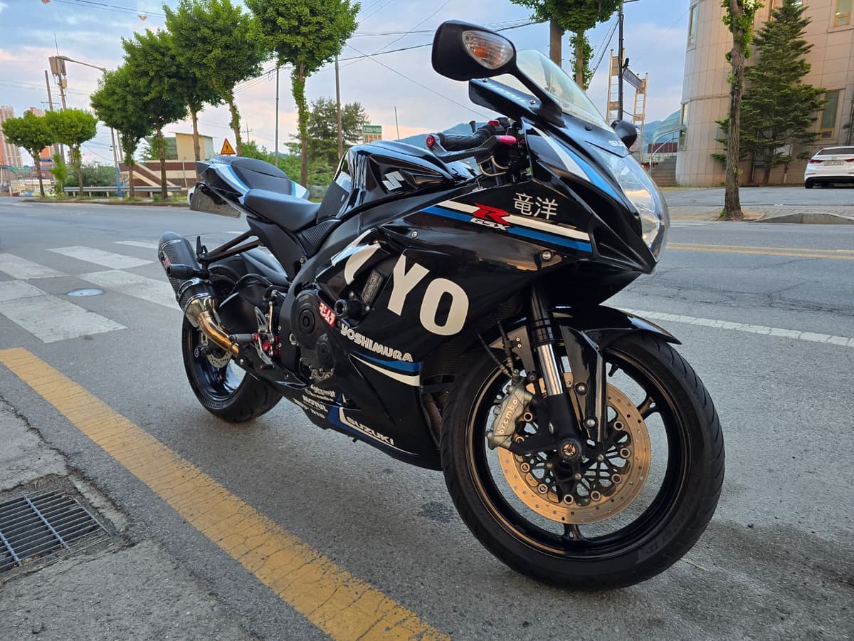 스즈키 GSX R 600 1