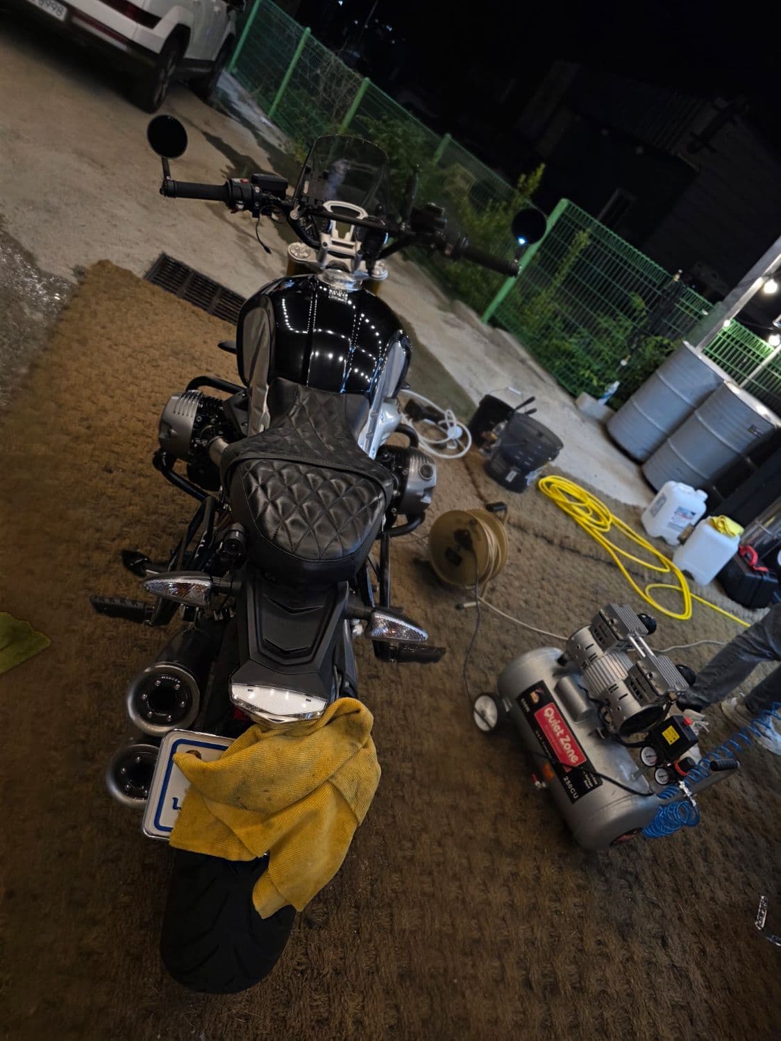 BMW R nine T more