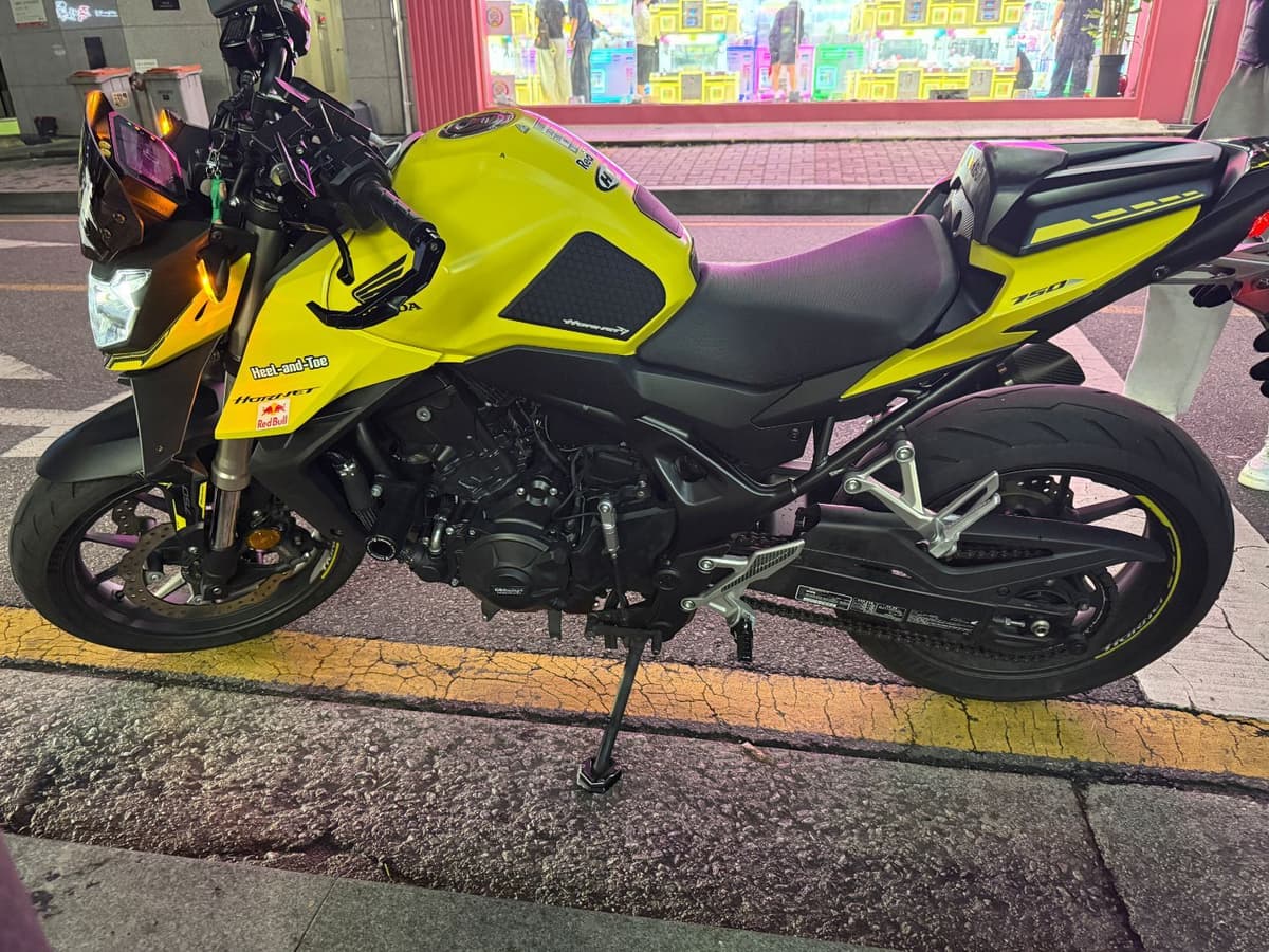 혼다 CB750 HORNET more