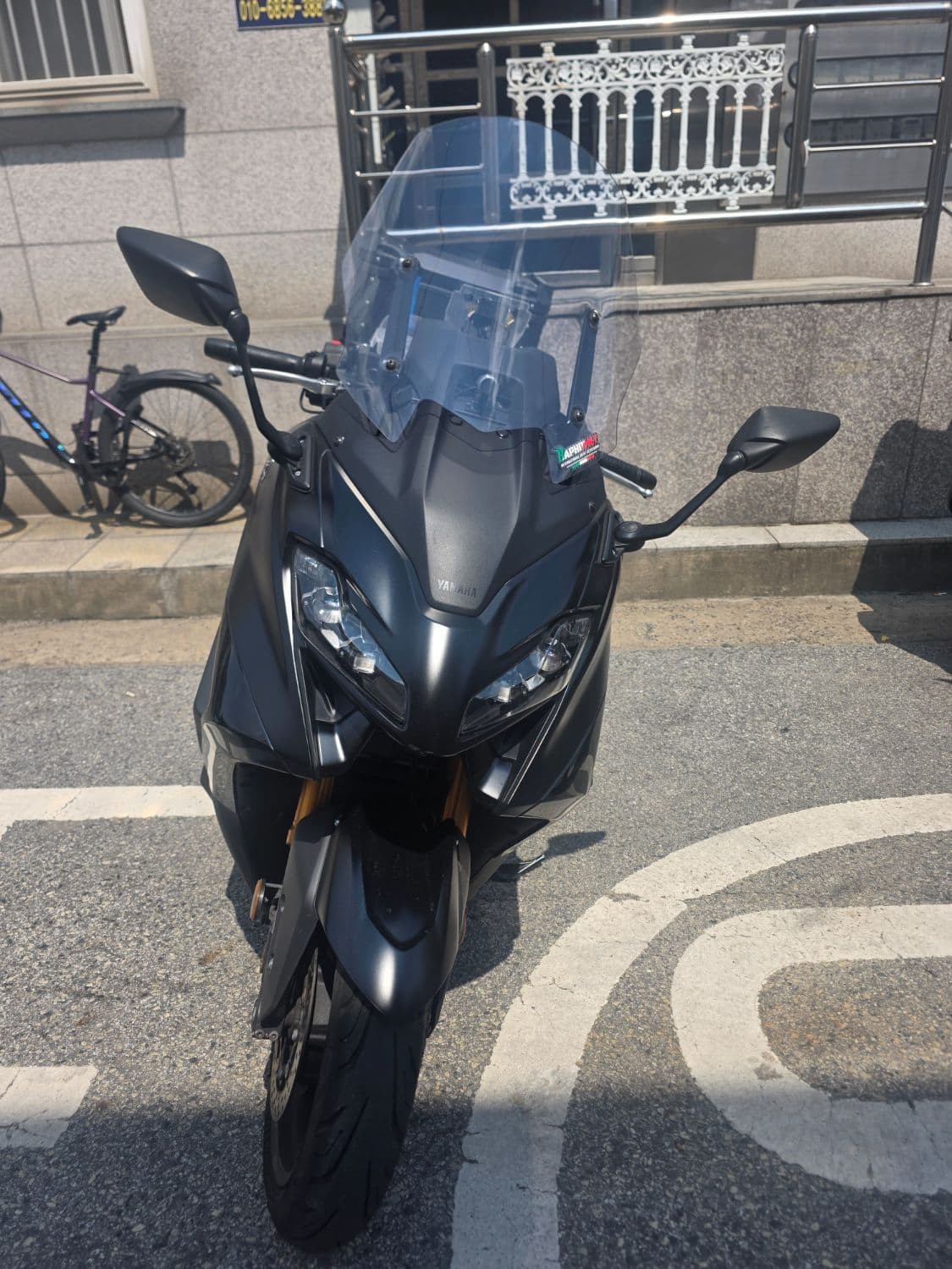 야마하 TMAX 560 5