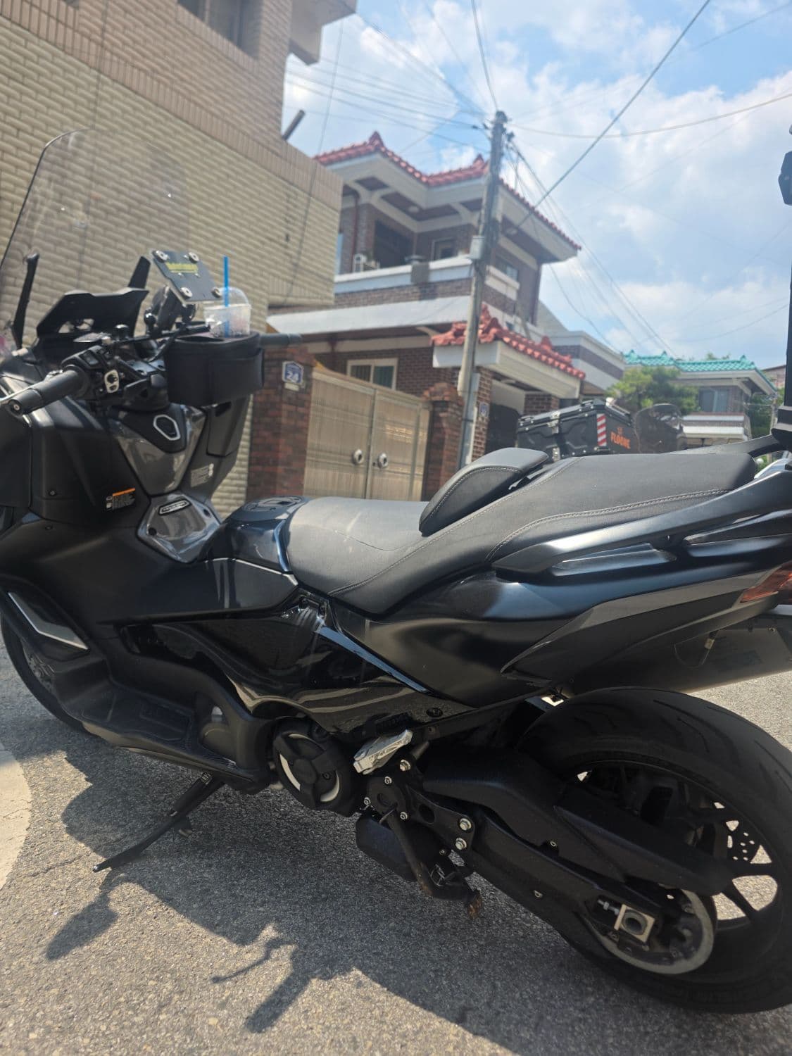 야마하 TMAX 560 2