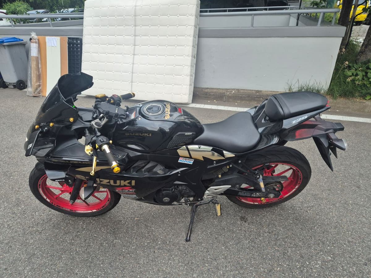 스즈키 GSX R 125 ABS 4