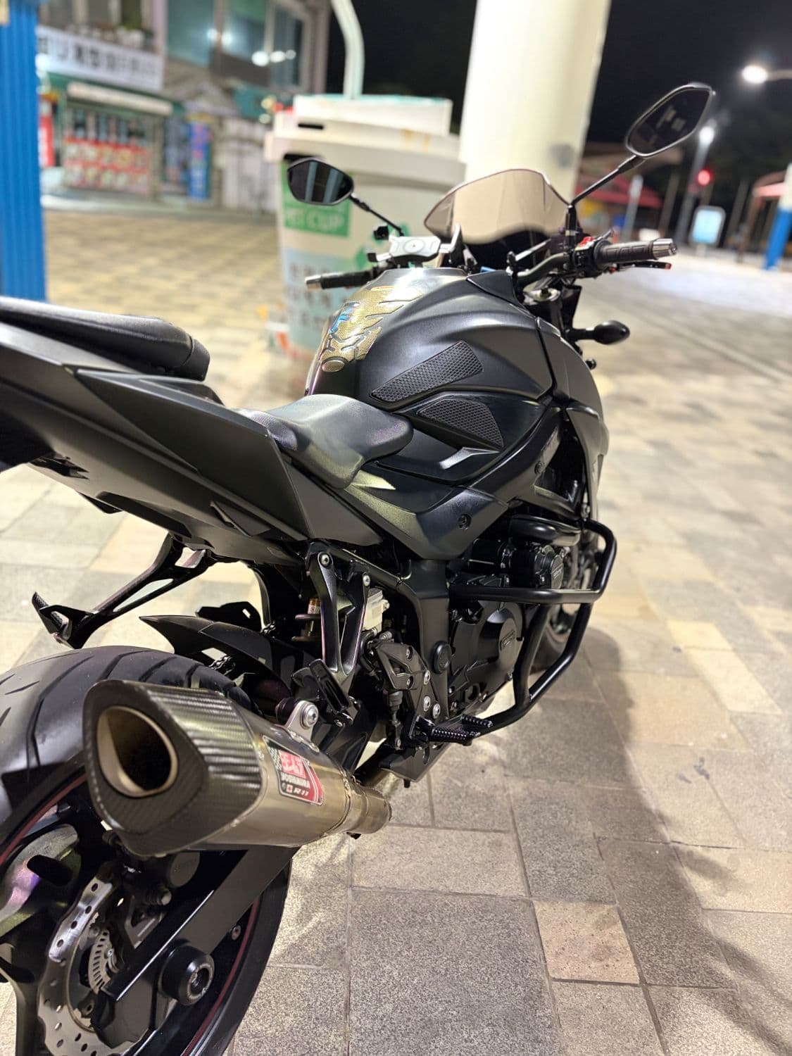 스즈키 GSX S 750 more