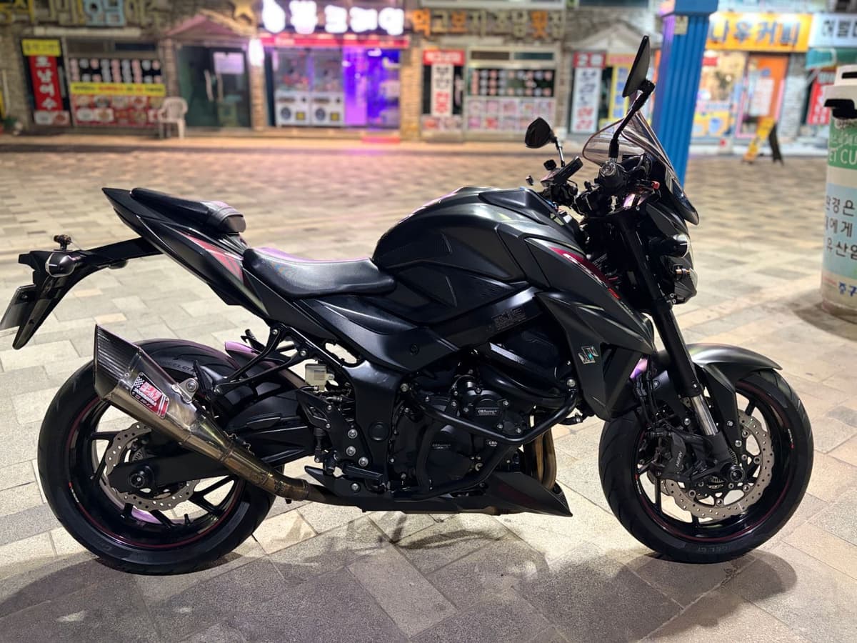 스즈키 GSX S 750 3