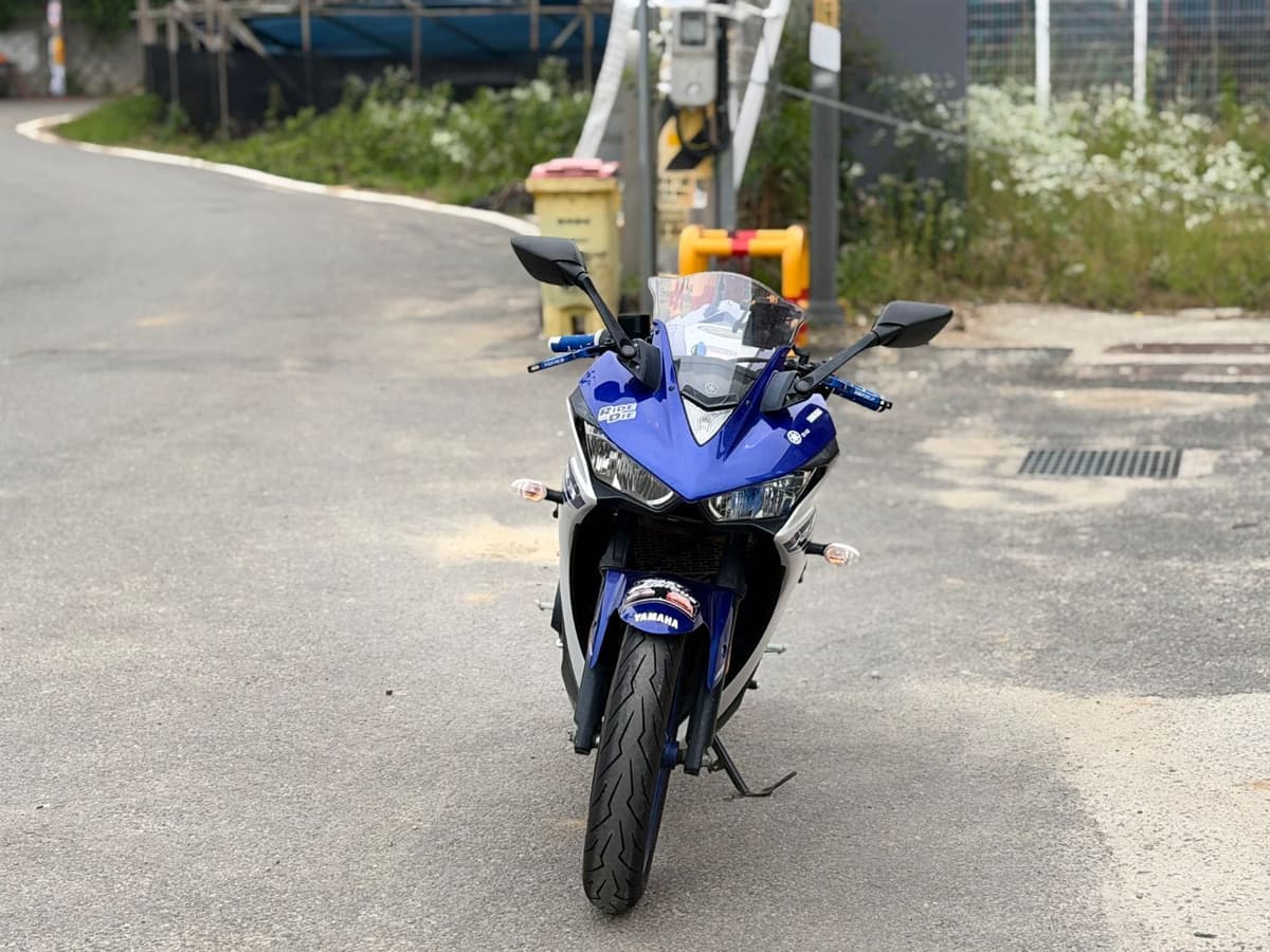 야마하 YZF R3 more