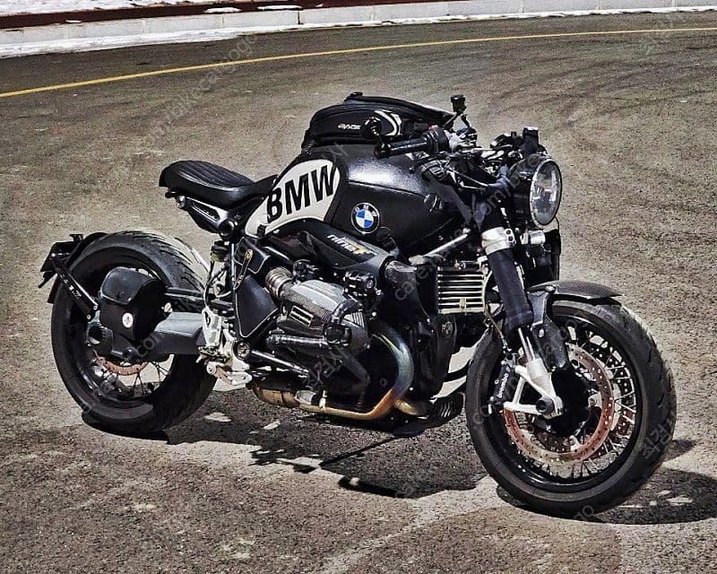 BMW R nine T 1