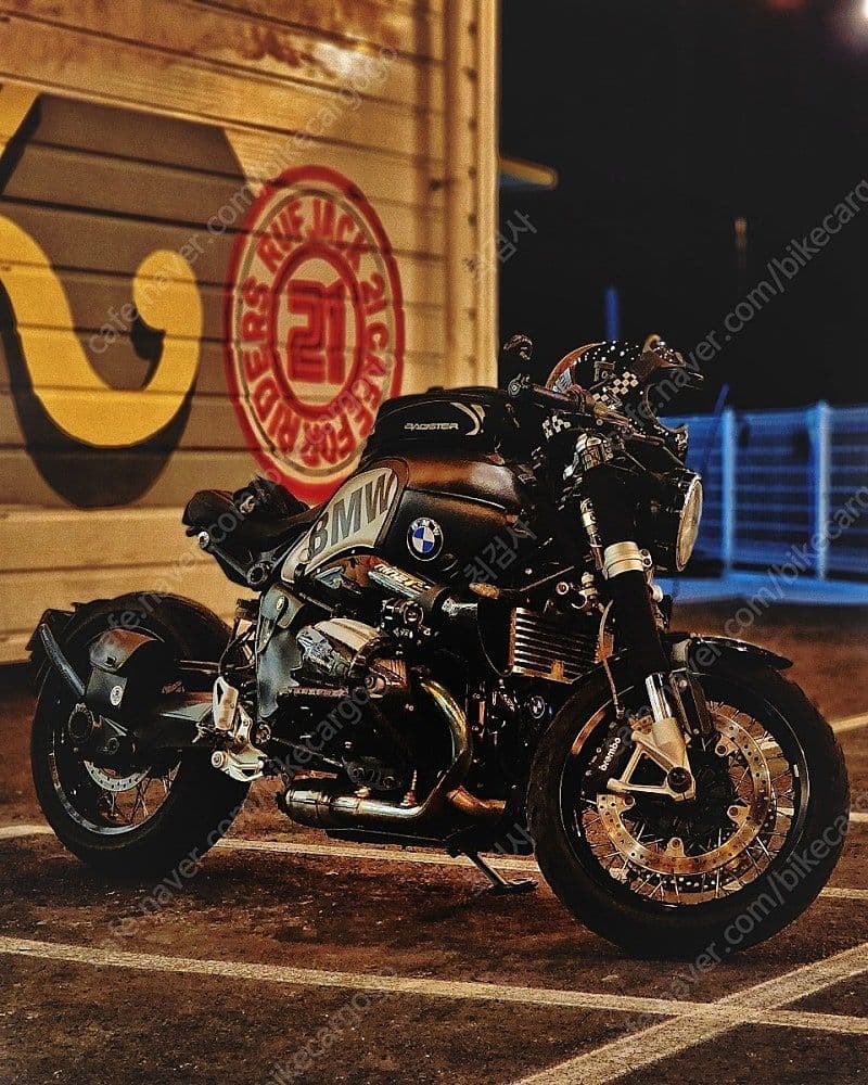 BMW R nine T 3