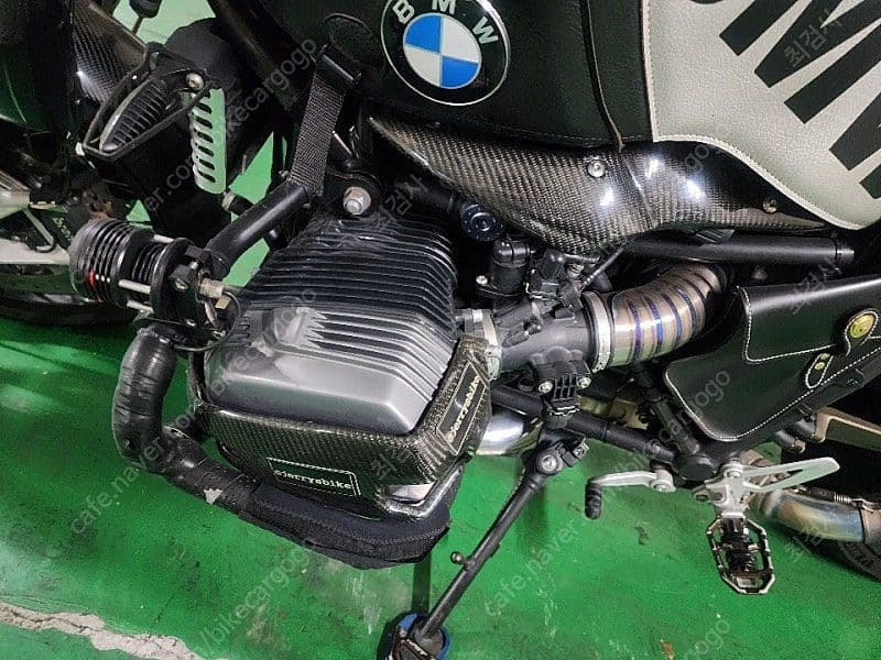BMW R nine T 10