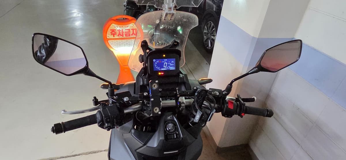 혼다 ADV 350 4