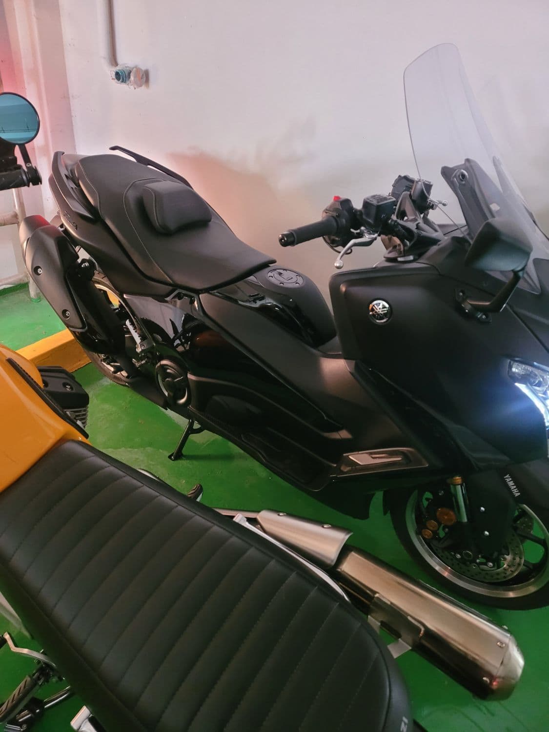 야마하 TMAX 560 3