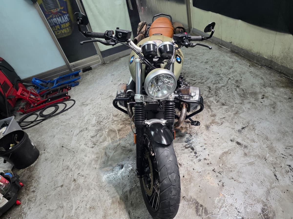 BMW R nine T 스크램블러 2