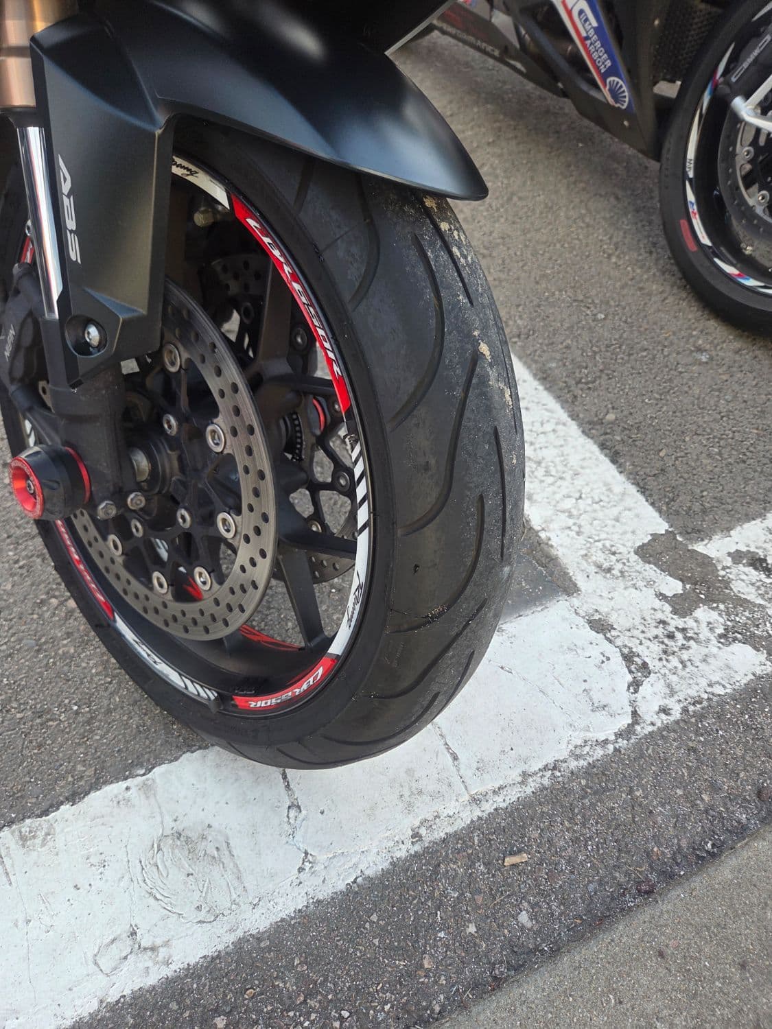 혼다 CBR 650 R MT 8