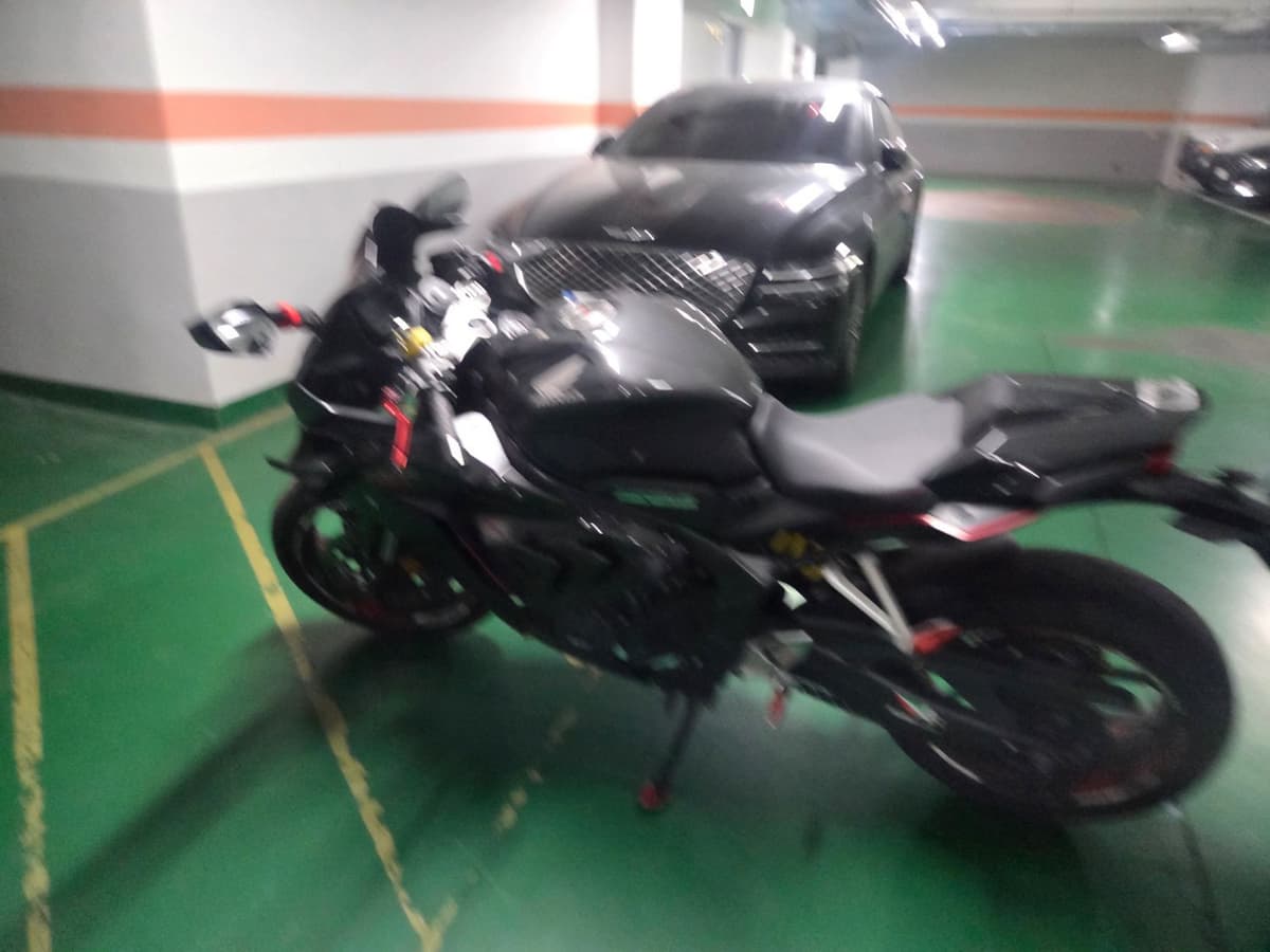 혼다 CBR 650 R MT 3
