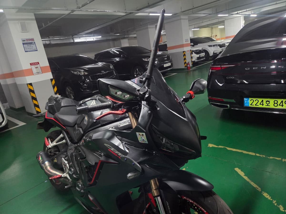 혼다 CBR 650 R MT 5