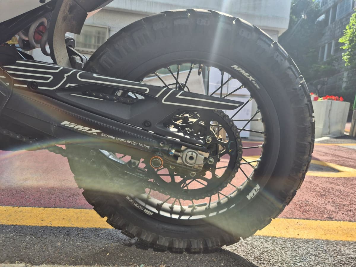 KTM 390 어드벤처 9