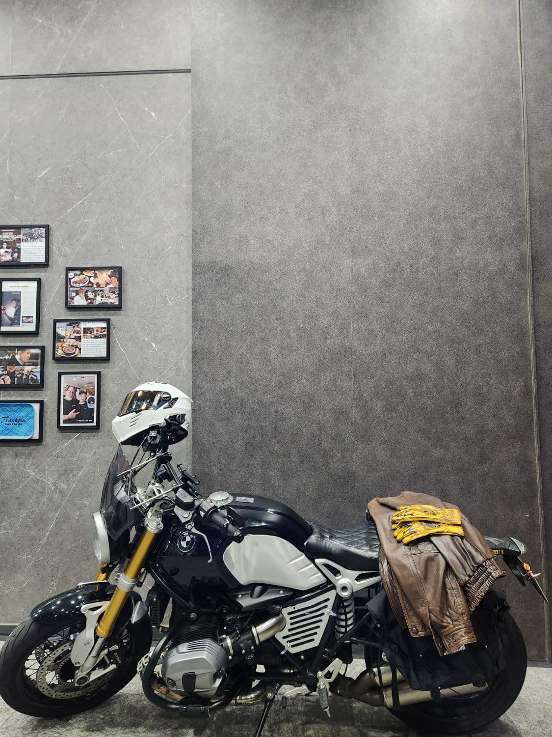 BMW R nine T 1