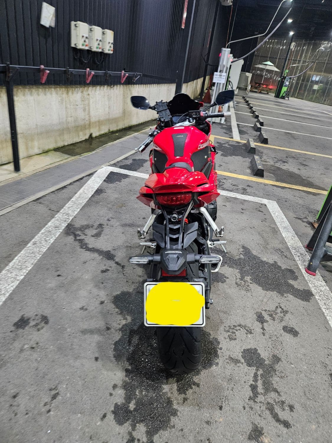 혼다 CBR 650 R MT 4