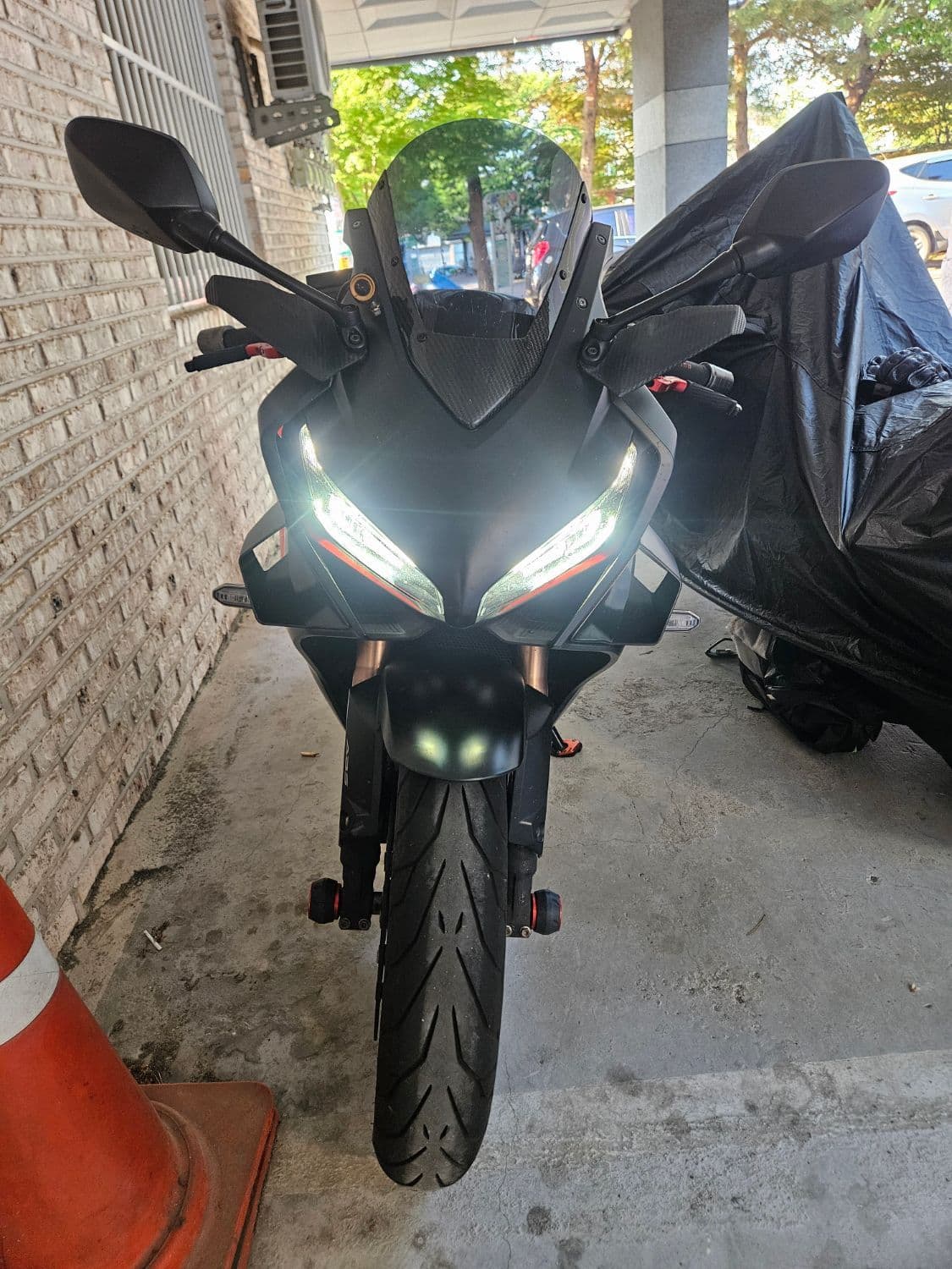 혼다 CBR 650 R MT 3