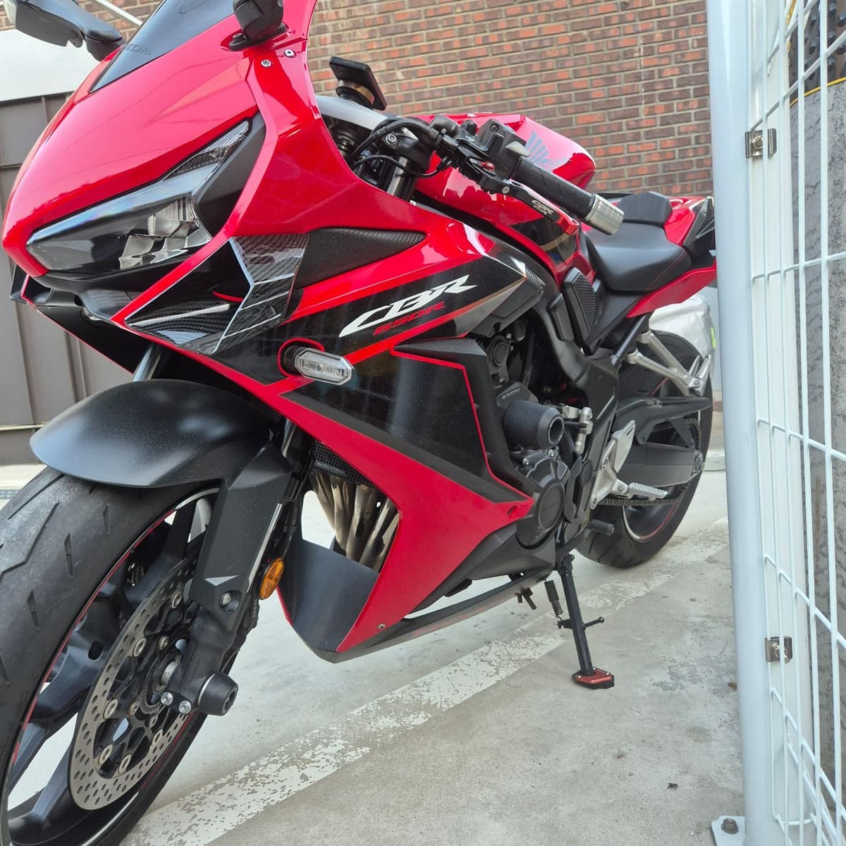 혼다 CBR 650 R MT 4