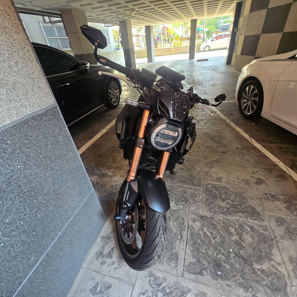 혼다 CB 650 R 3