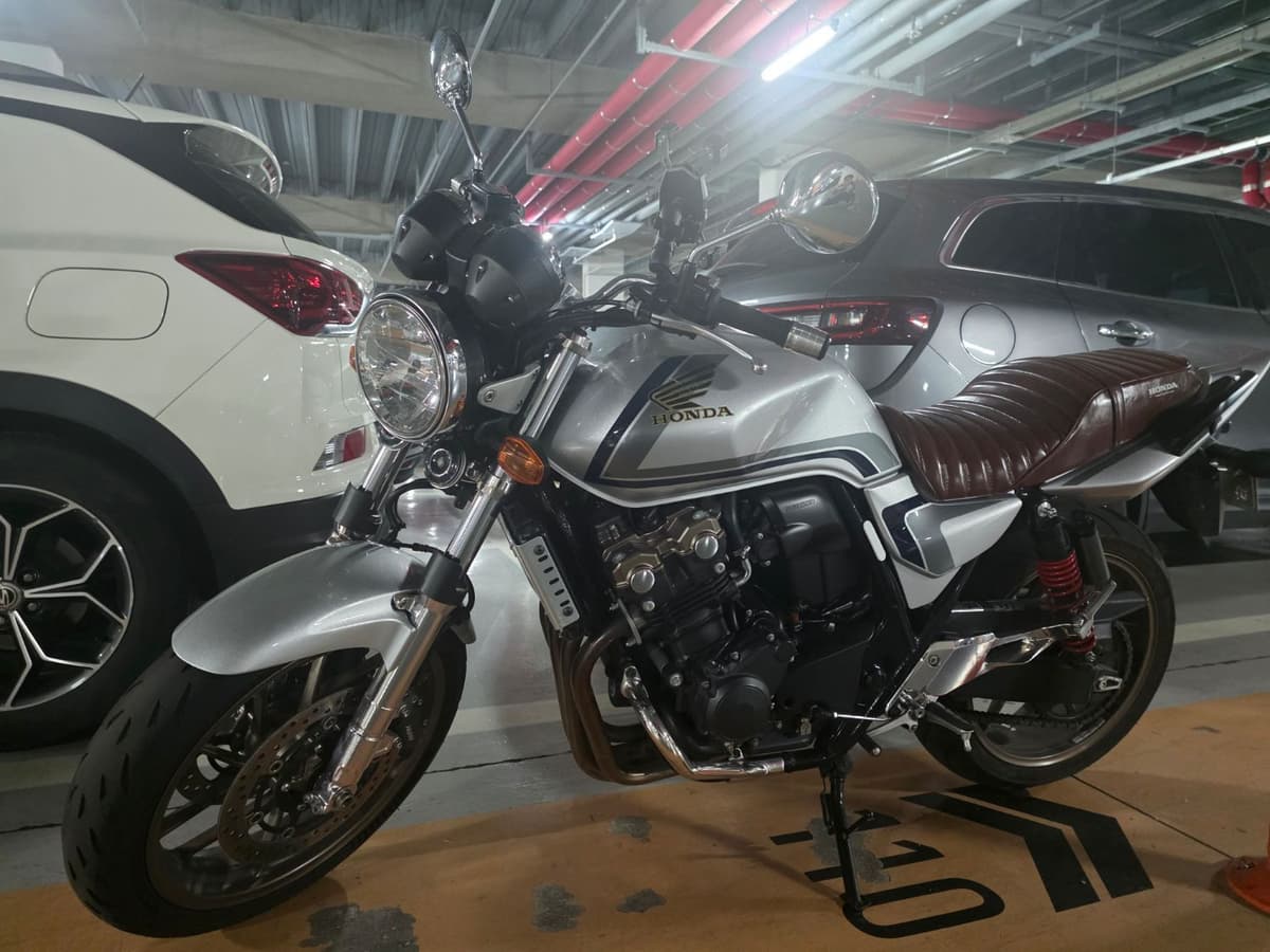 혼다 CB 400 REVO 1