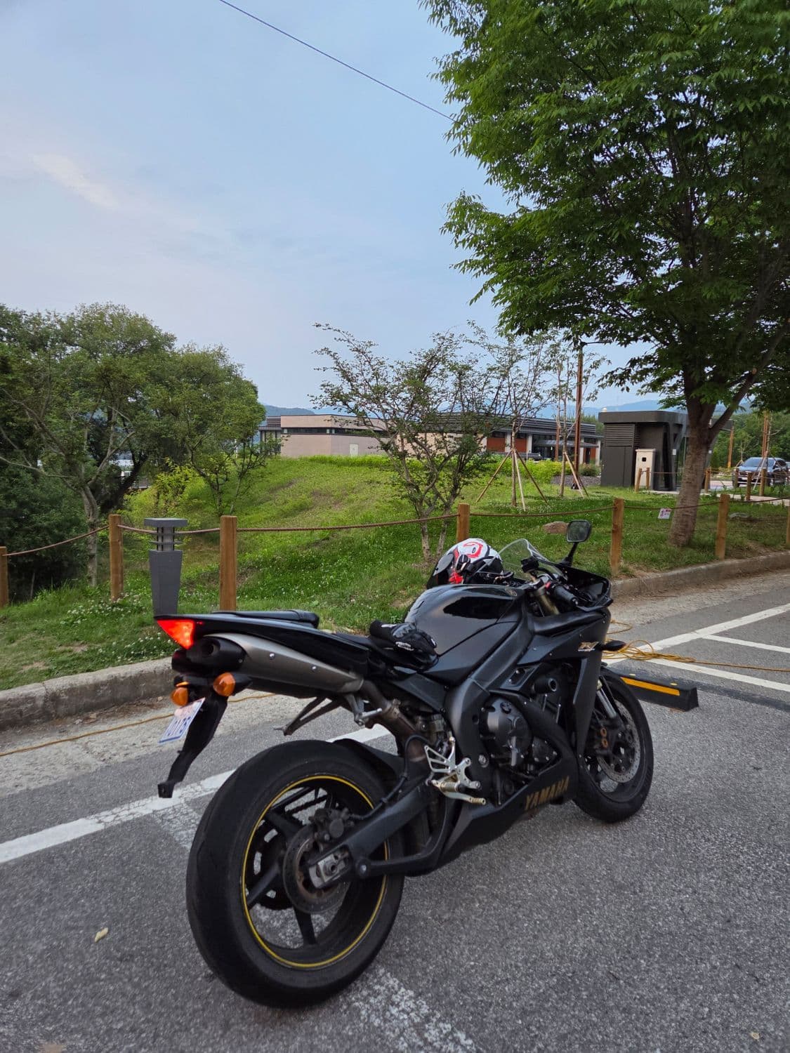 야마하 YZF R1 2