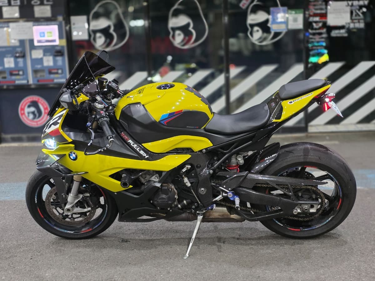 BMW S 1000 RR more