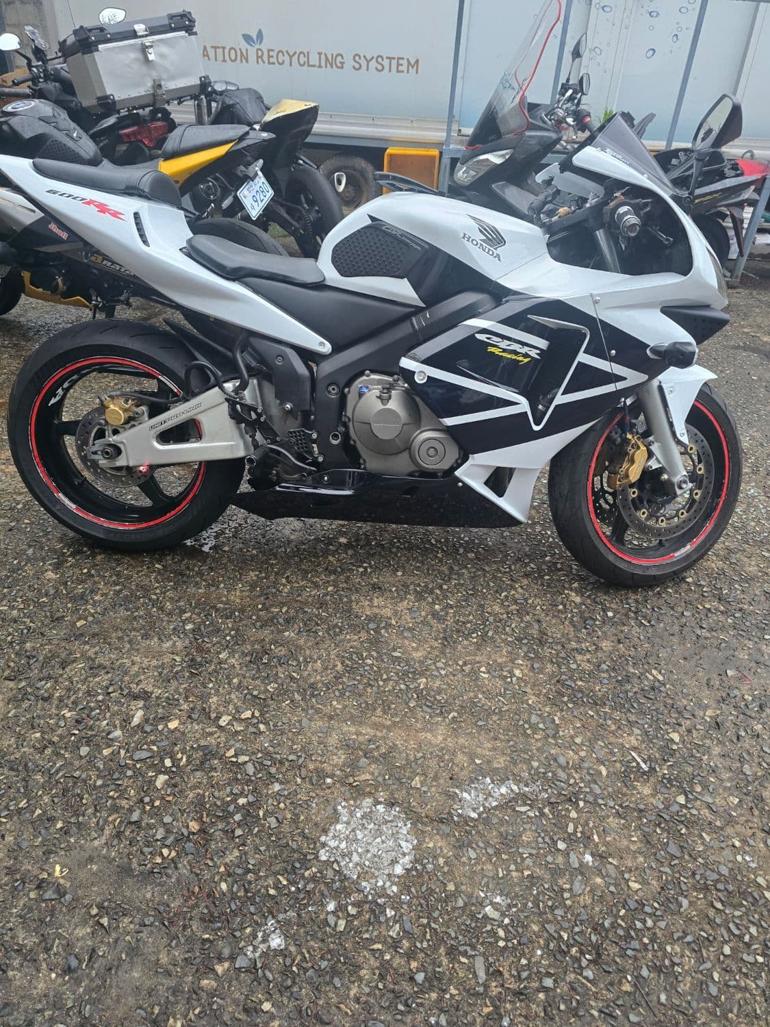 혼다 CBR 600 RR 1