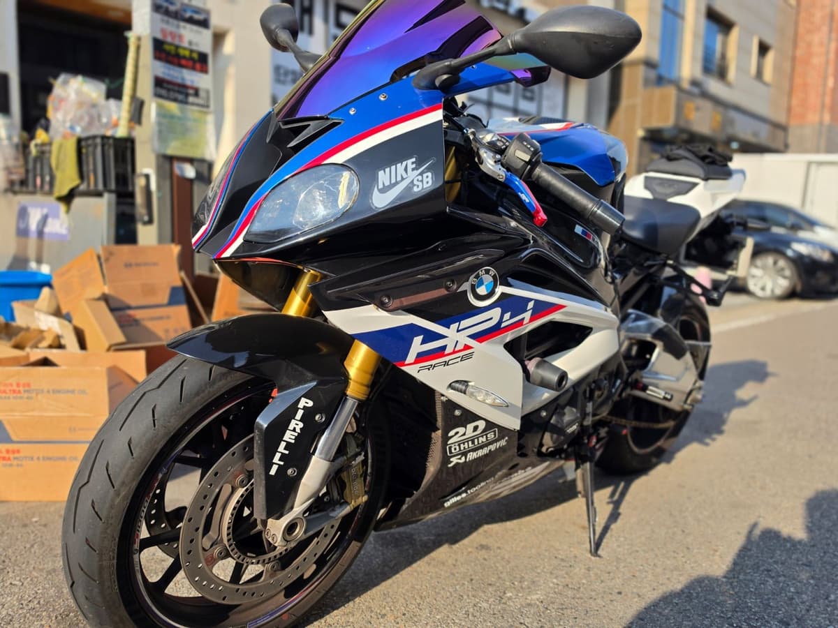BMW S 1000 RR more