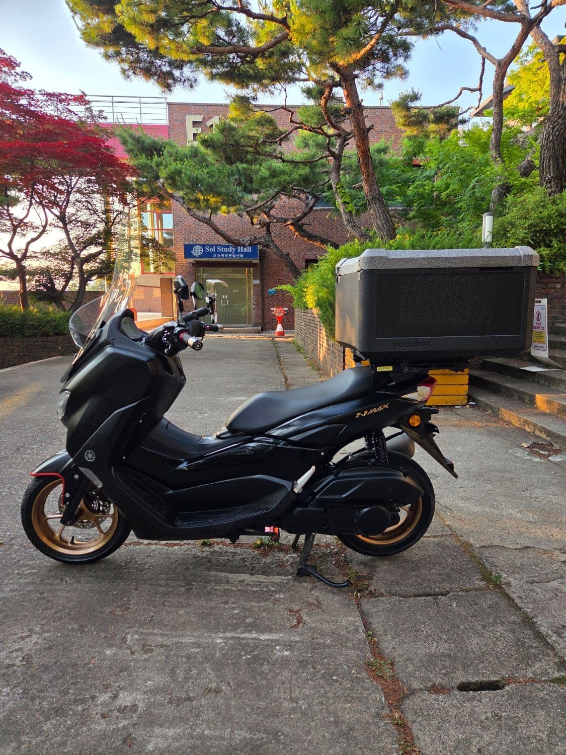 야마하 NMAX 125 4