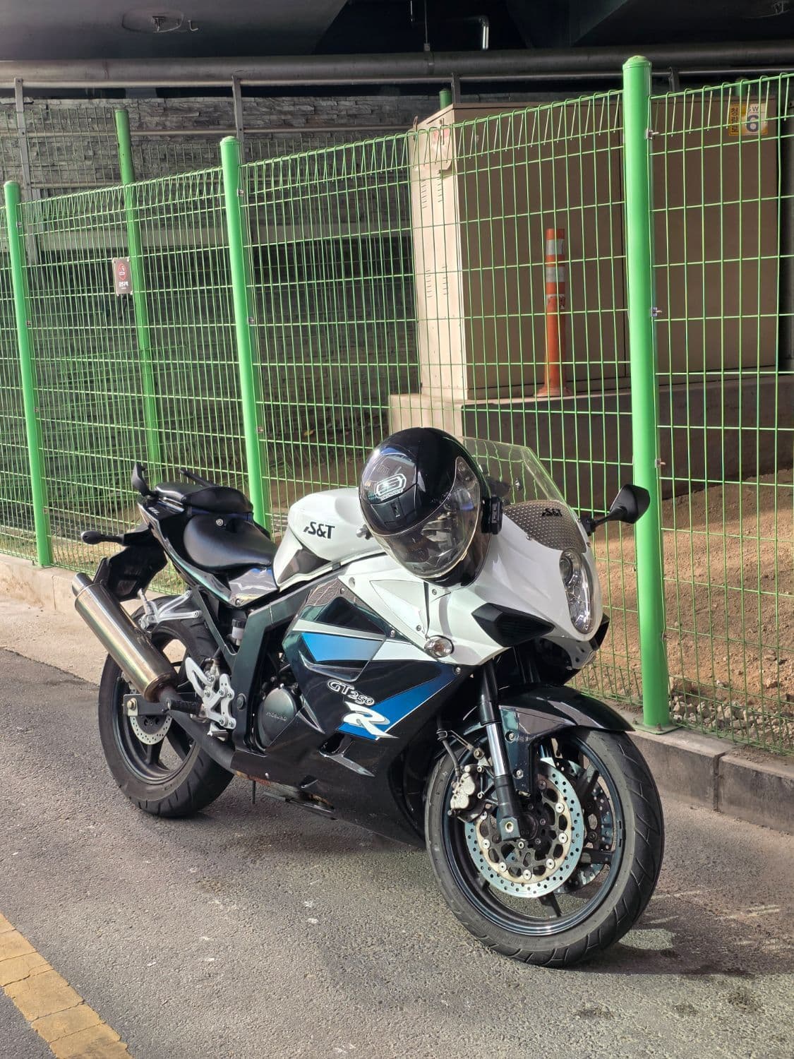 KR모터스 코멧 250 R 2