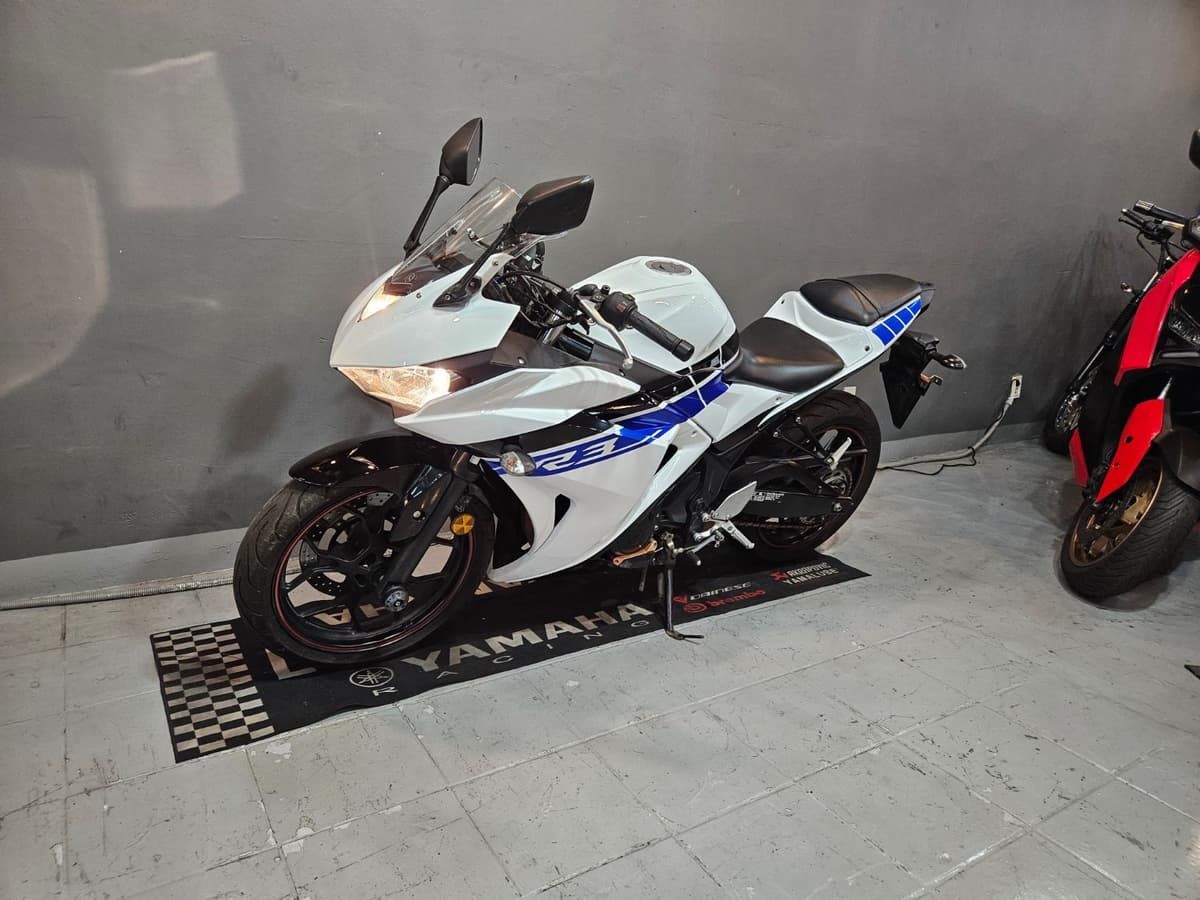 야마하 YZF R3 1
