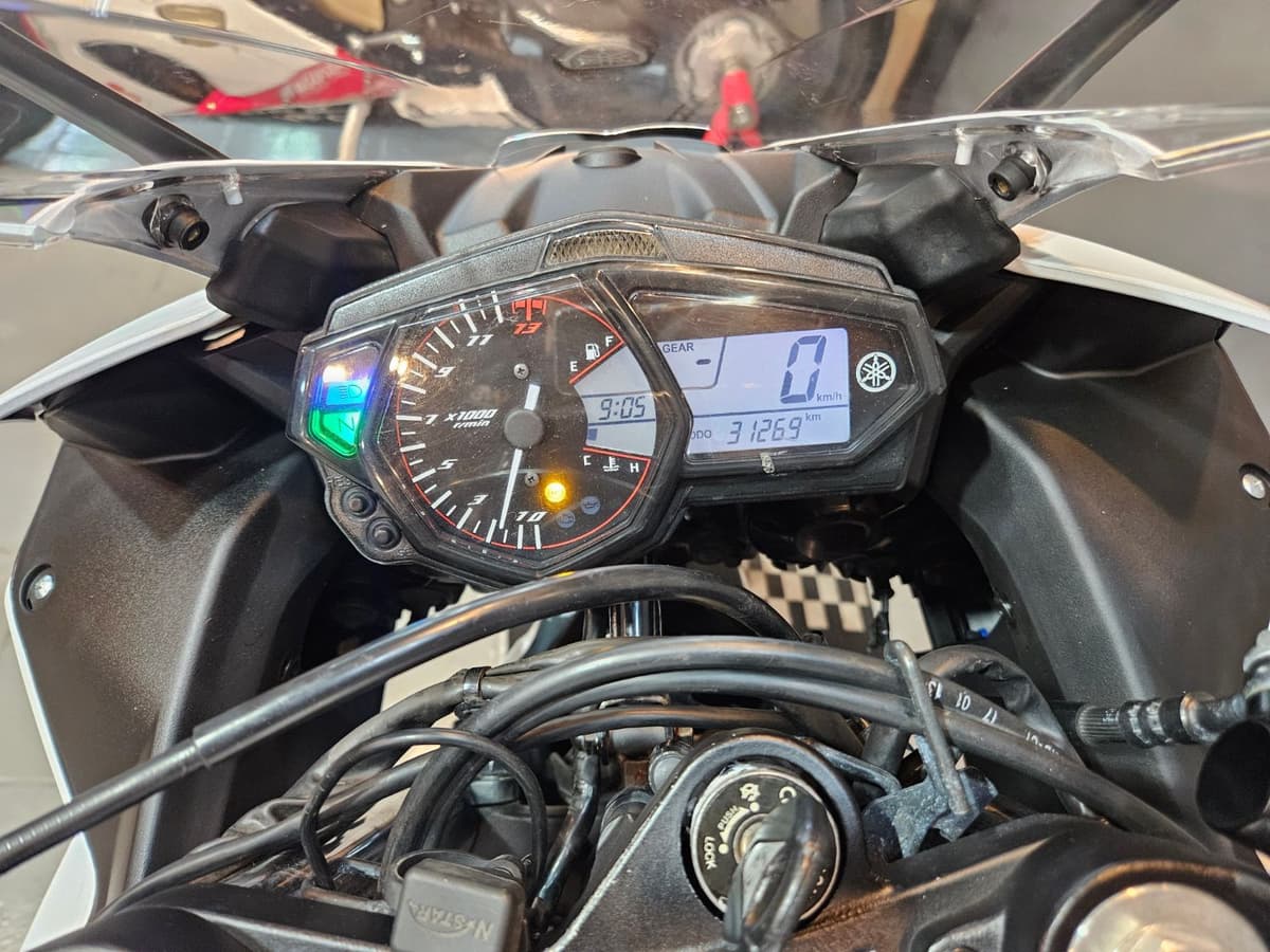야마하 YZF R3 9