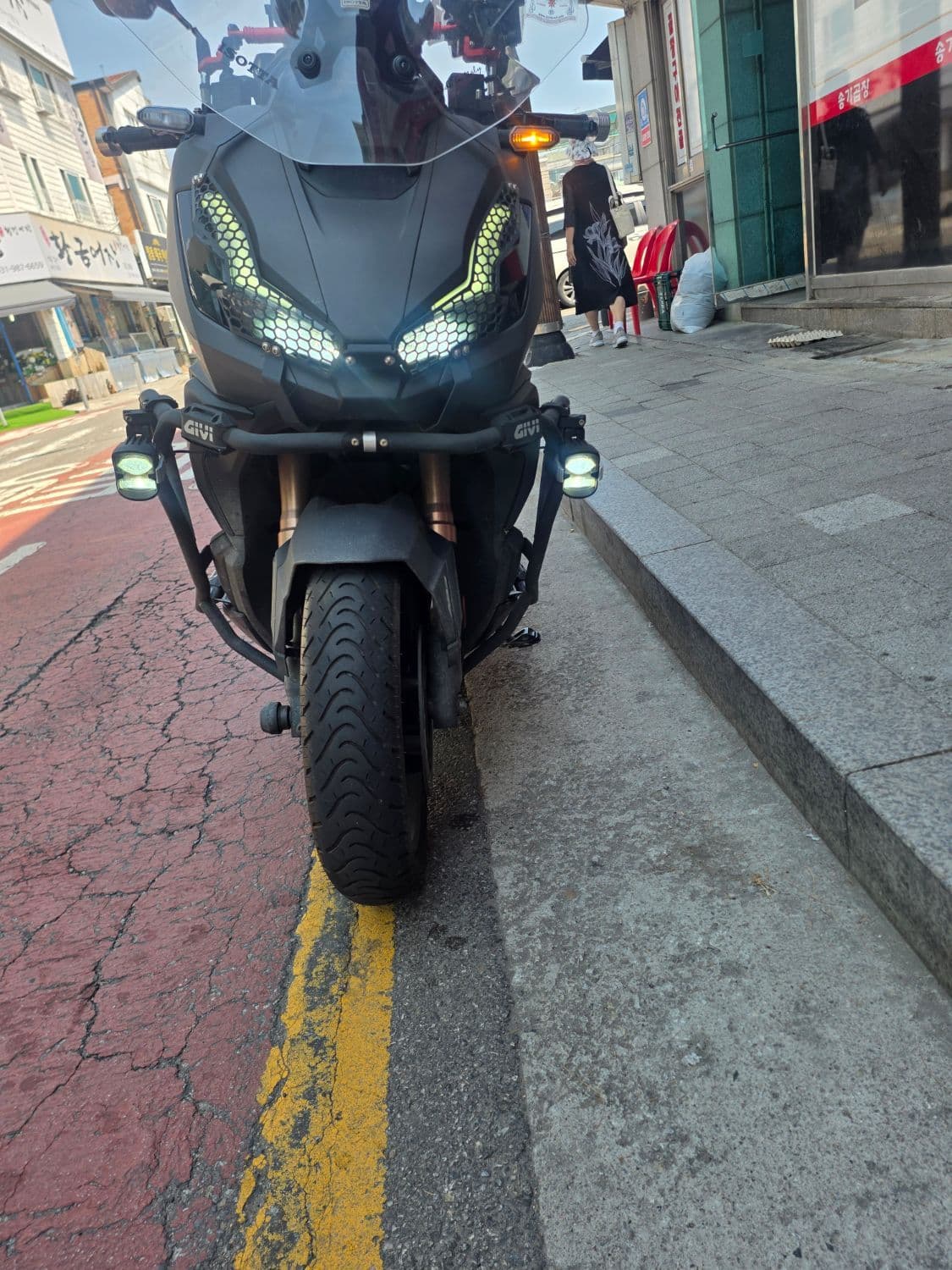 혼다 ADV 350 3