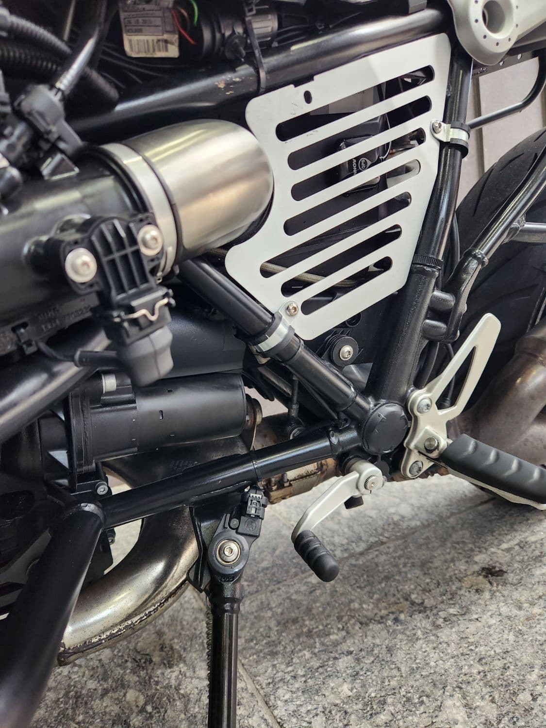 BMW R nine T 9