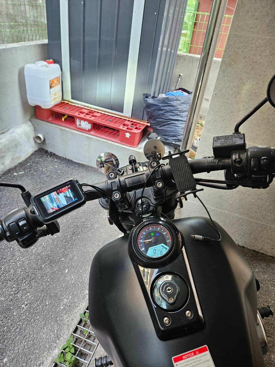부캐너 V BOB 250 more