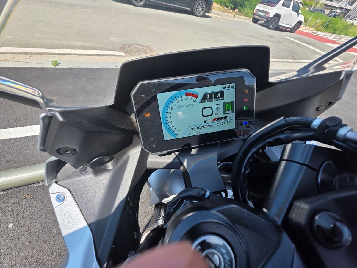 스즈키 GSX 8R 3