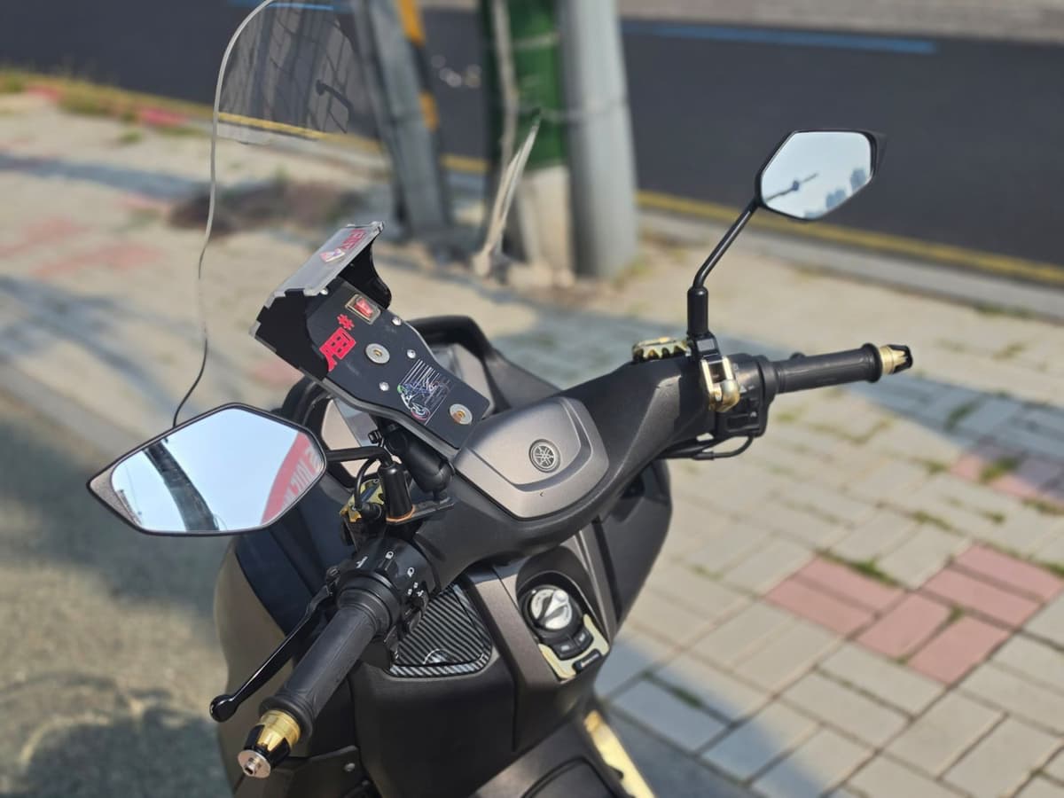 야마하 NMAX 125 10