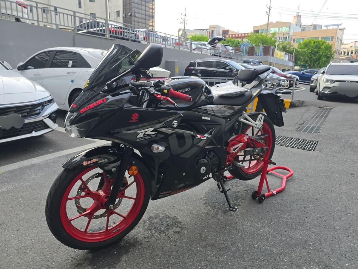 스즈키 GSX R 125 ABS 4