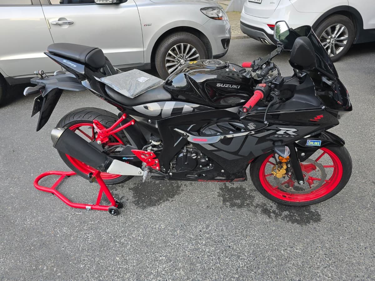 스즈키 GSX R 125 ABS 1