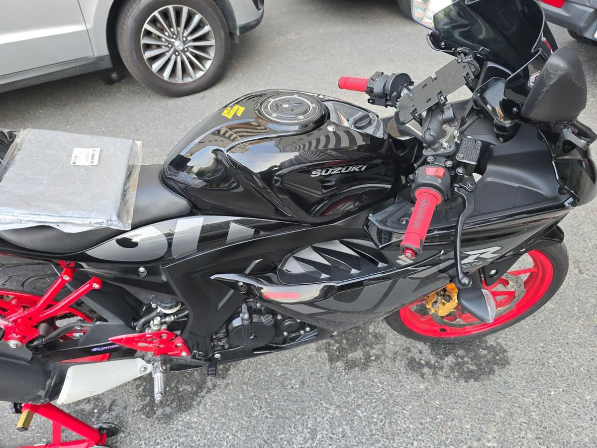 스즈키 GSX R 125 ABS 5