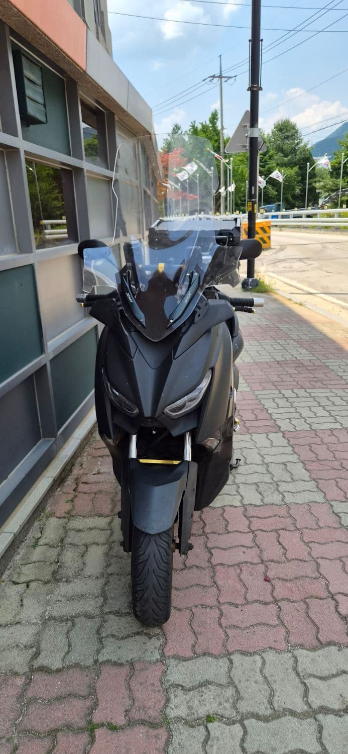 야마하 XMAX 300 ABS 1